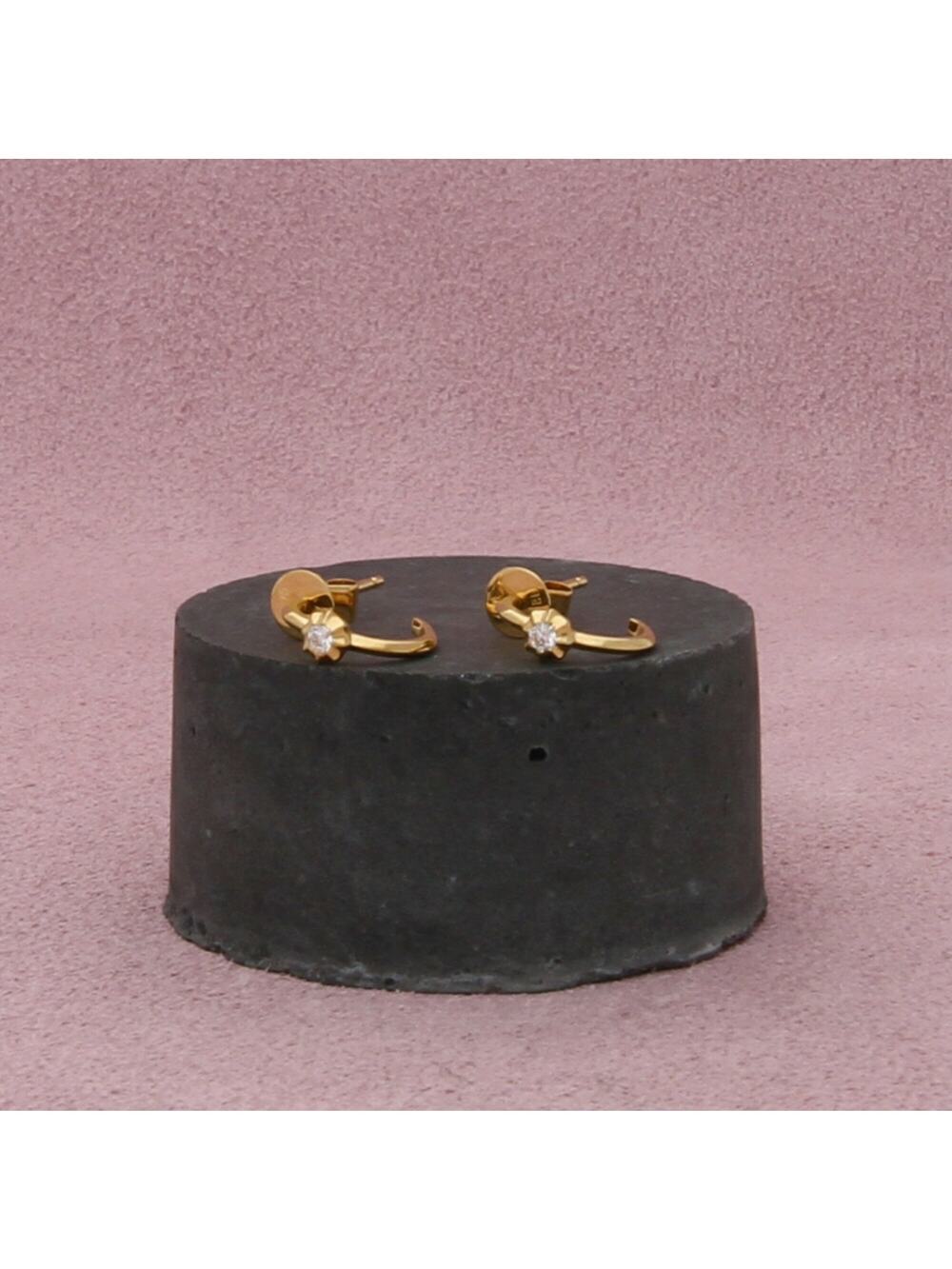 bony levy 18k yellow gold 0.05 ct diamond monaco hoop earrings